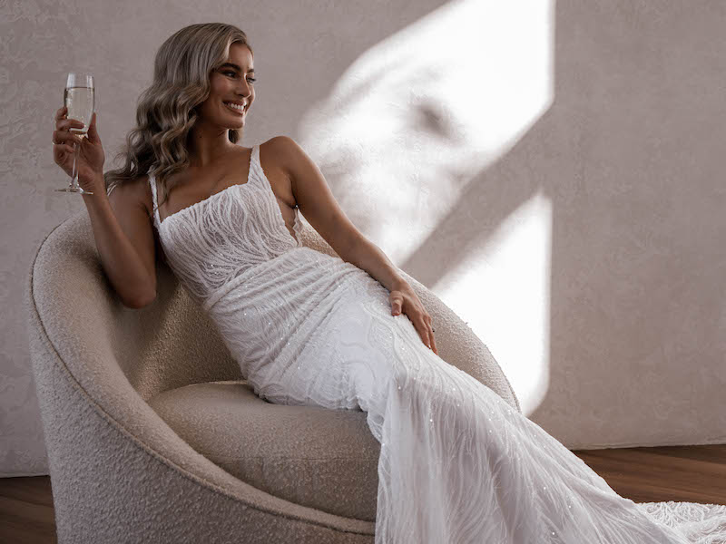 15 Reasons to Fall in Love With a Simple Wedding Dress