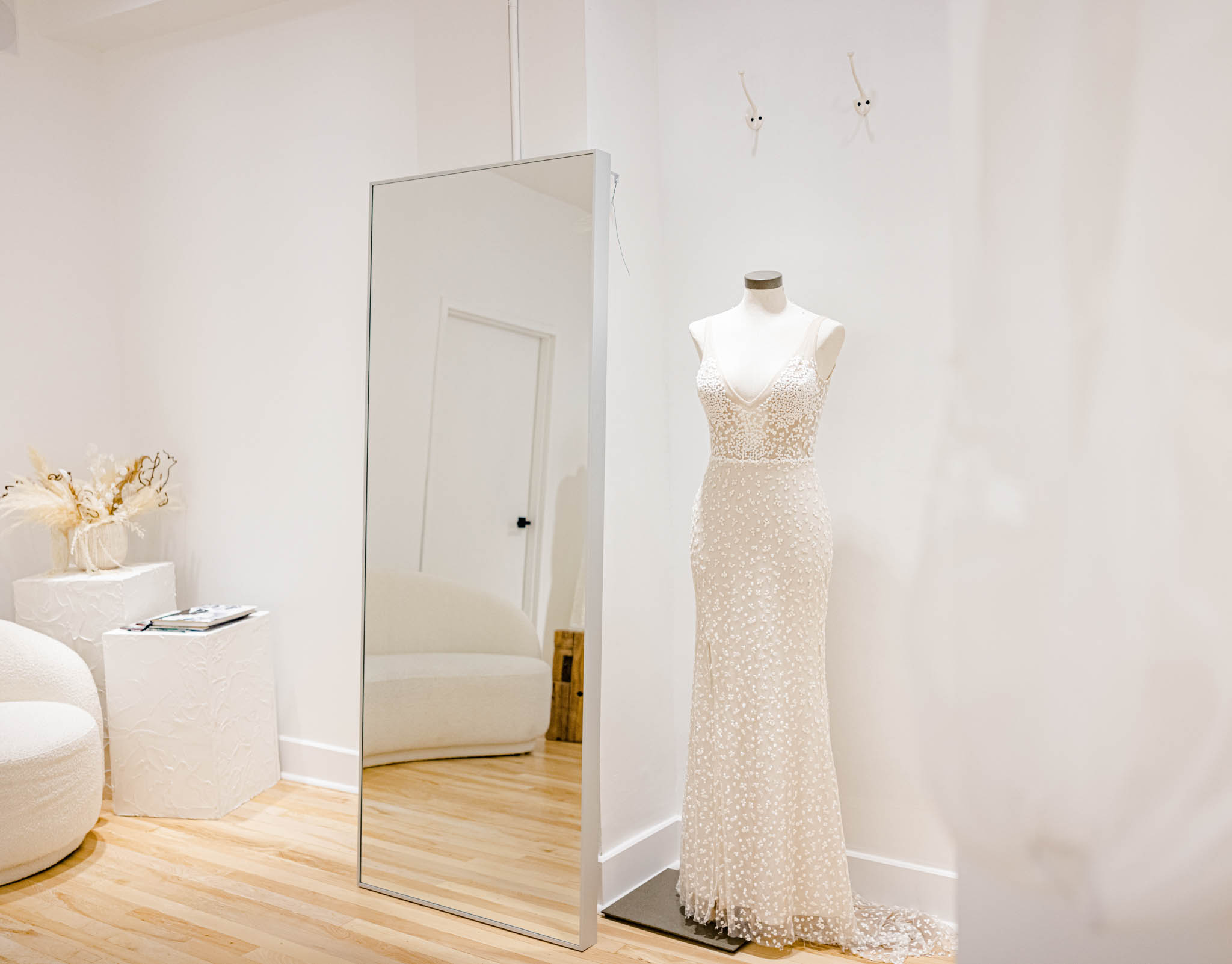 Shop Revelle Consultation Appointment Photo by Grey Loft Studio Modern Bride say yes for less