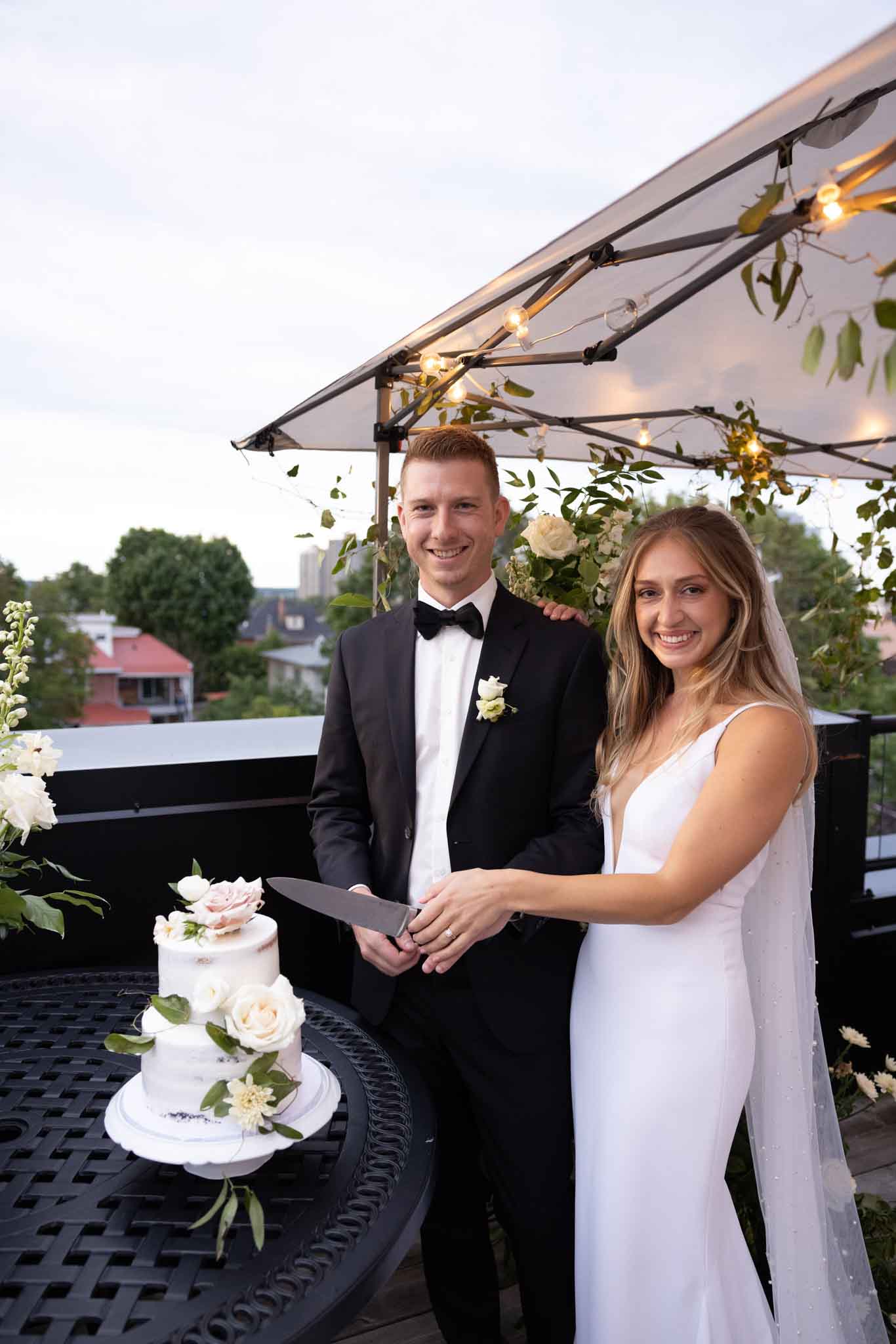 Kaitlyn CW Photography Alyssa Kristin Real Brides Revelle Bridal couple cutting cake