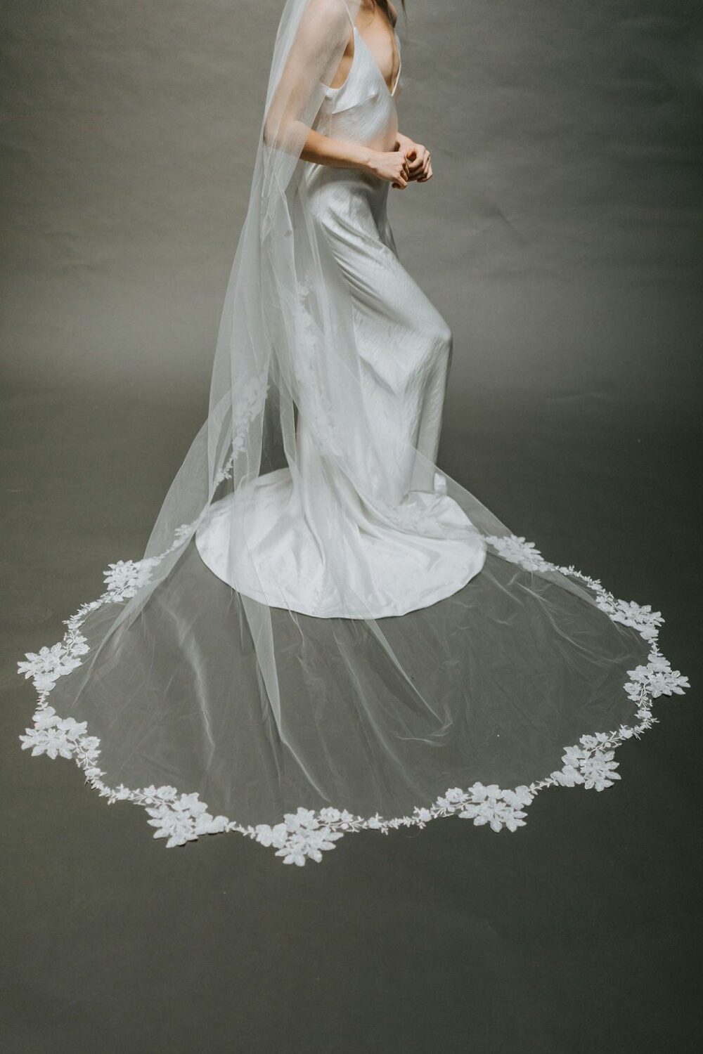 https://revellebridal.com/wp-content/uploads/2022/05/alexandria-veil-1000x1500.jpeg