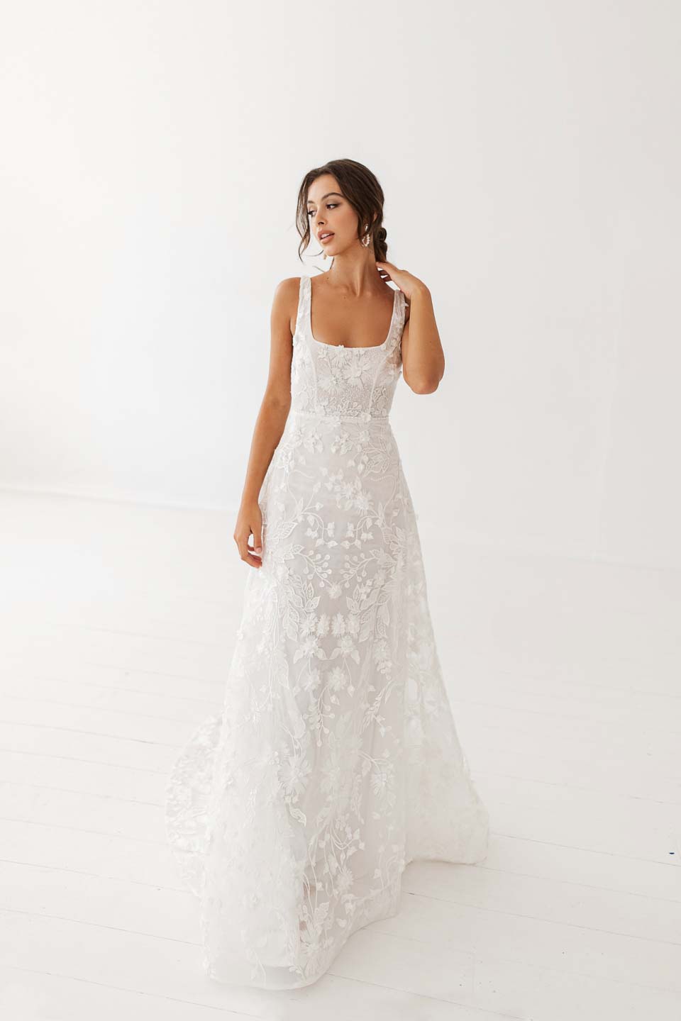 Cherie by Oui Trunk Show Square Neck Lace Wedding Gown