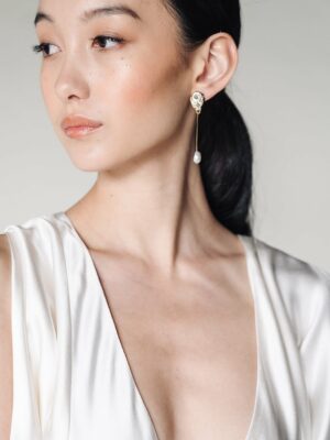 Jade Oi Maia Earrings - Teardrop earrings - modern elegant bridal jewelry wedding jewellery Gold & Pearl