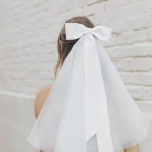 Perry Bow Veil by Untamed Petals - Mini wedding veil - short bridal veil ivory OTTAWA