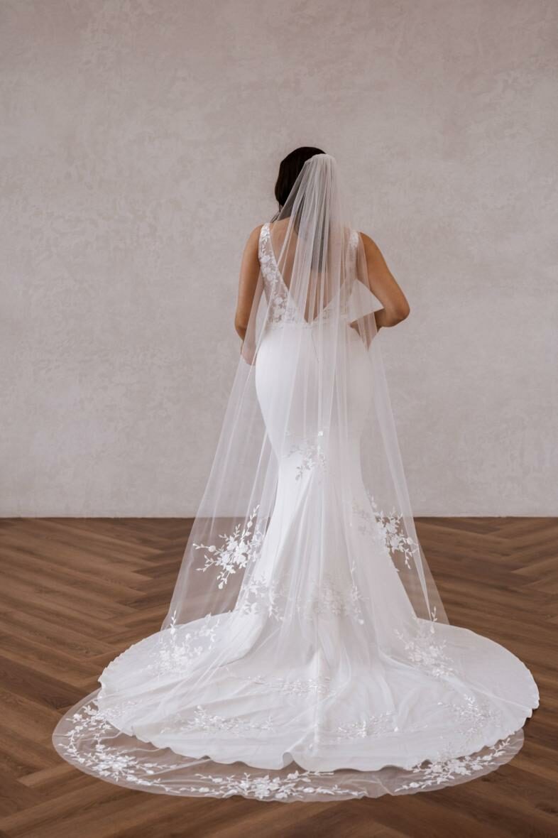 5 Accessory Trends to Know From Bridal Fashion Week 2023