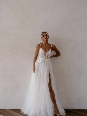 Summer wedding dress by Made With Love Bridal MWL - Sample Sale wedding gown - A line Tulle skirt lace v neck bodice