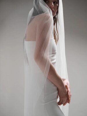 Coquille Veil by Tempete pleated ivory veil