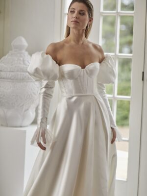 Vela by Hera Couture Sample Wedding Dress