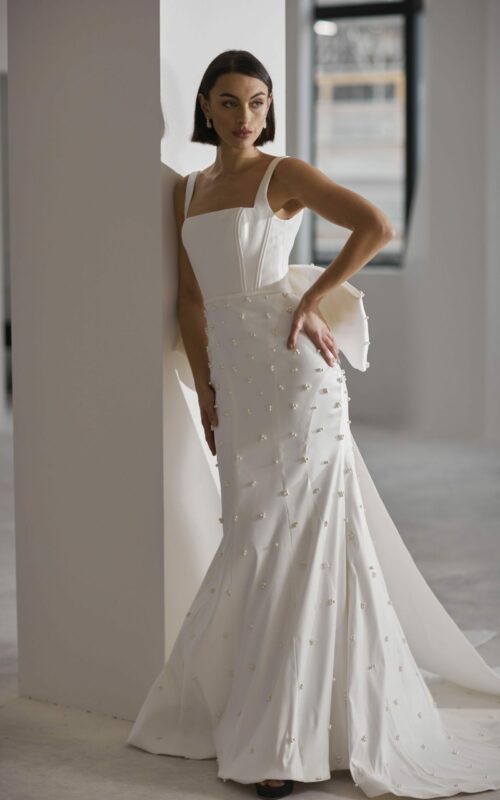 Hera Couture La Lune - Revelle Bridal Wedding Dress Shop - Designer Wedding Gown Ottawa