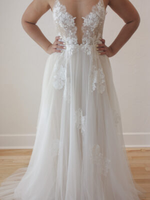 Merche by Anna Kara Sample Wedding Dress Lace and Tulle online