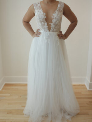 Maize Anna Kara Lace Tulle Wedding Dress A-line